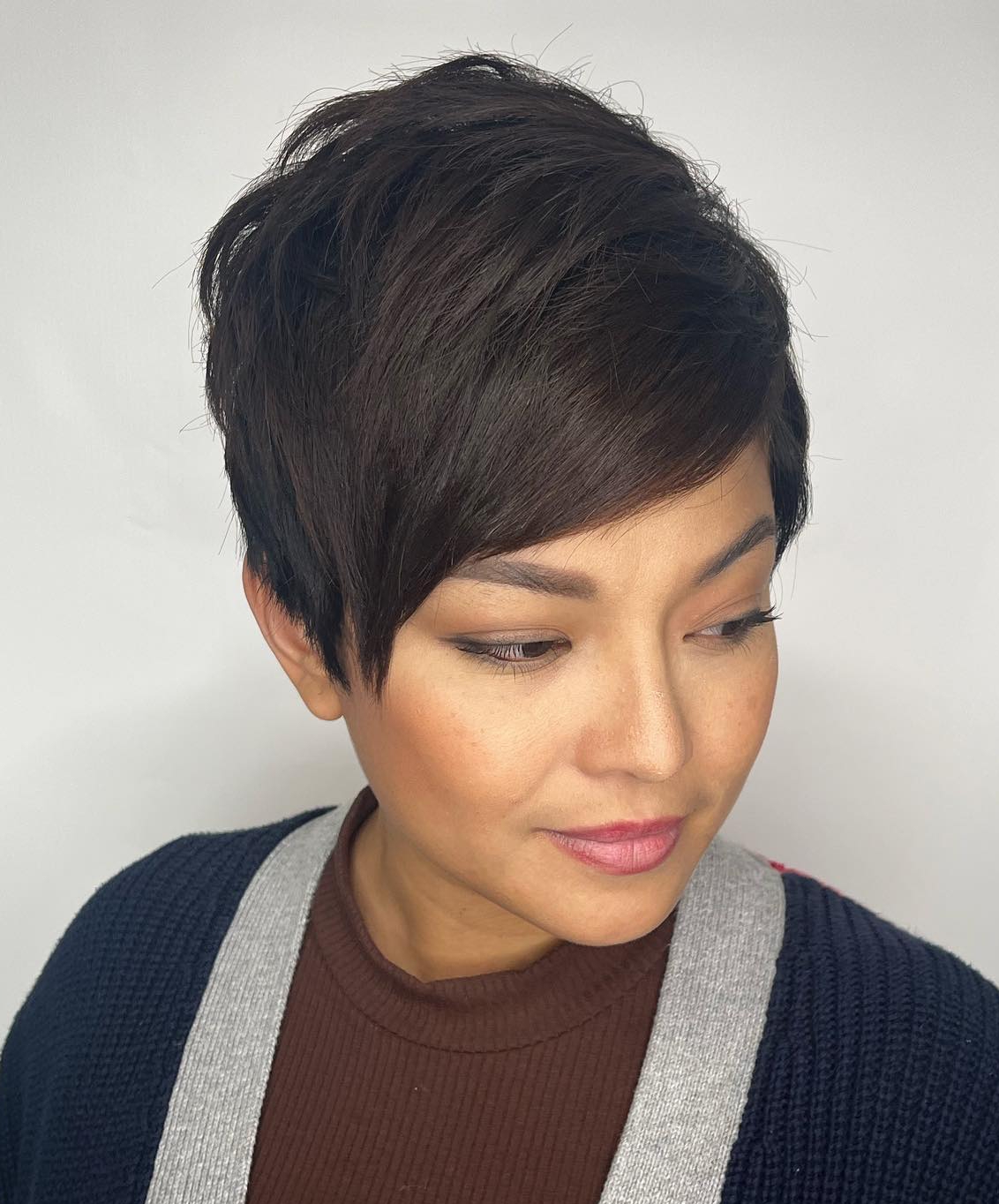 Pixie Cut with Side Bang for Round Face