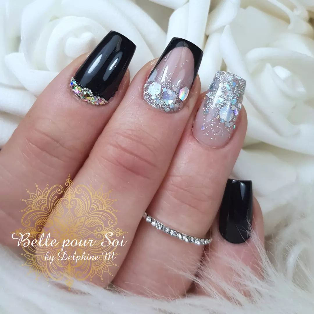 Short Black Coffin Nails with Silver Glitter and Rhinestones