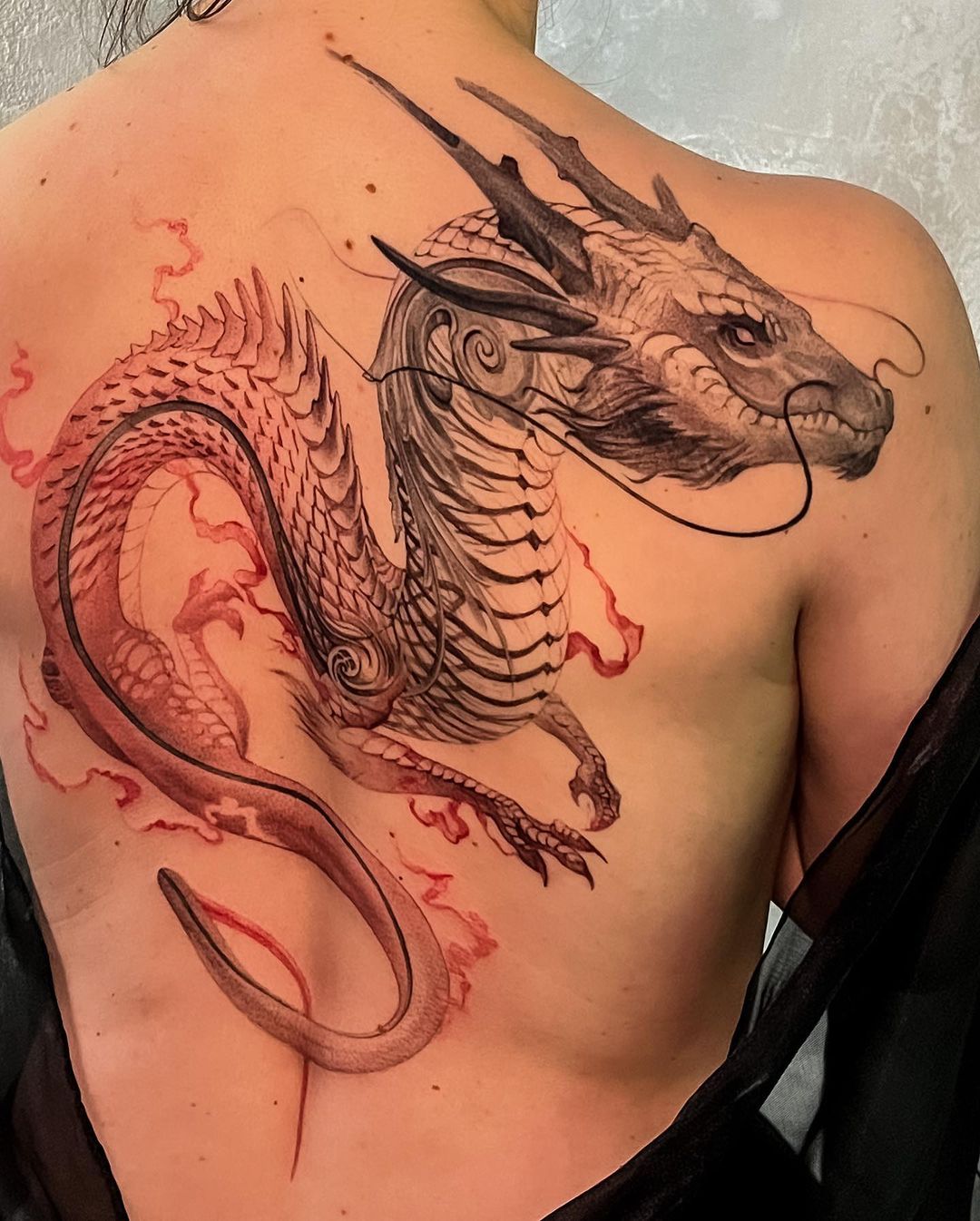 0Black and Red 3D Dragon Tattoo on Back