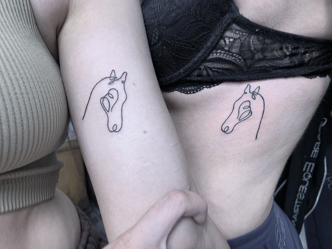 Tatuagens de casal country para uma sensação nostálgica