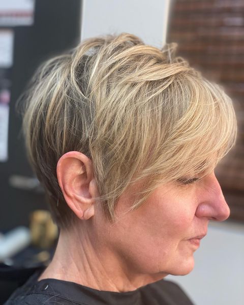 Short Blonde Hairstyle With Shadow Roots