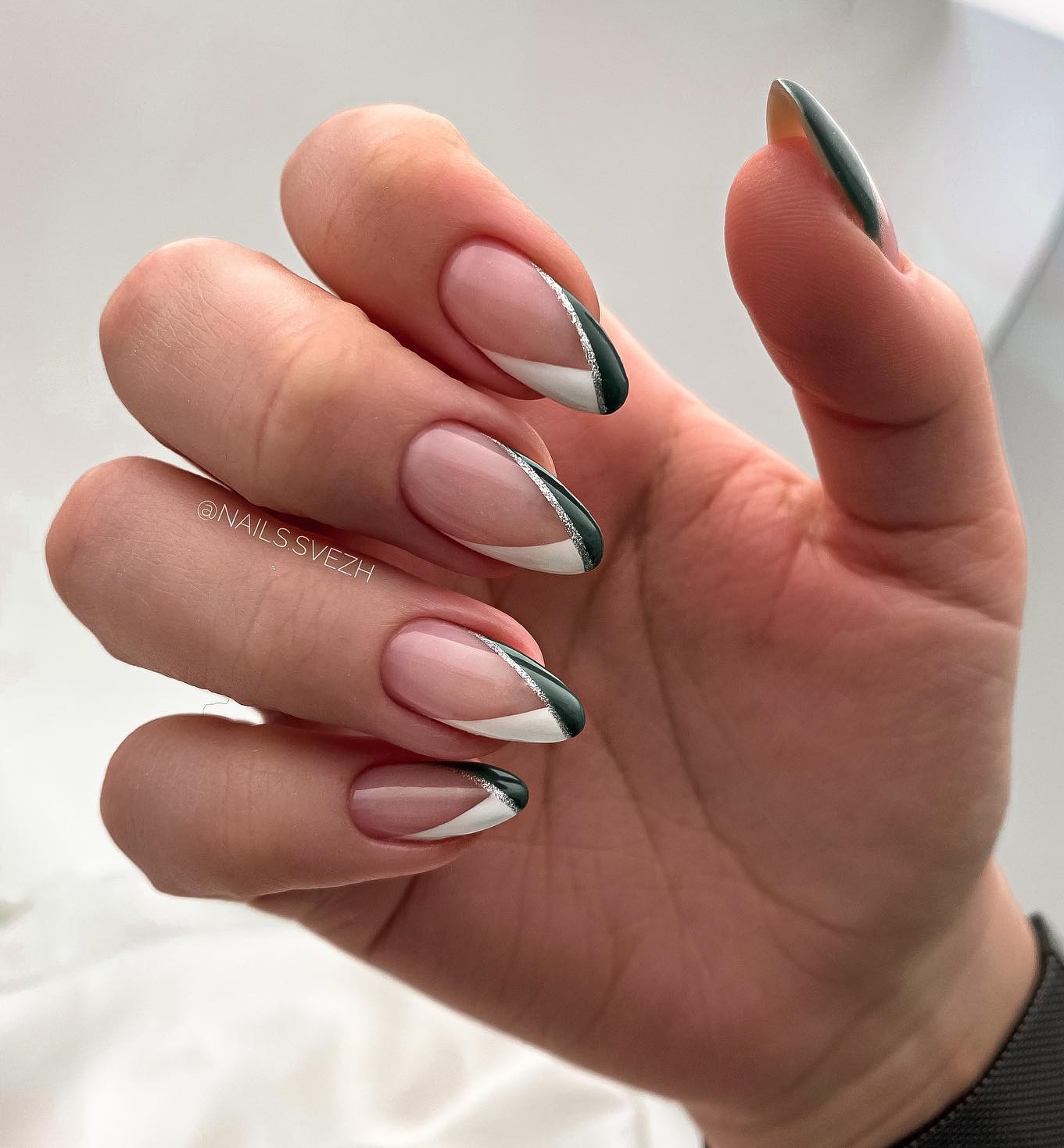 Long Round Black and White V French Nail Tips