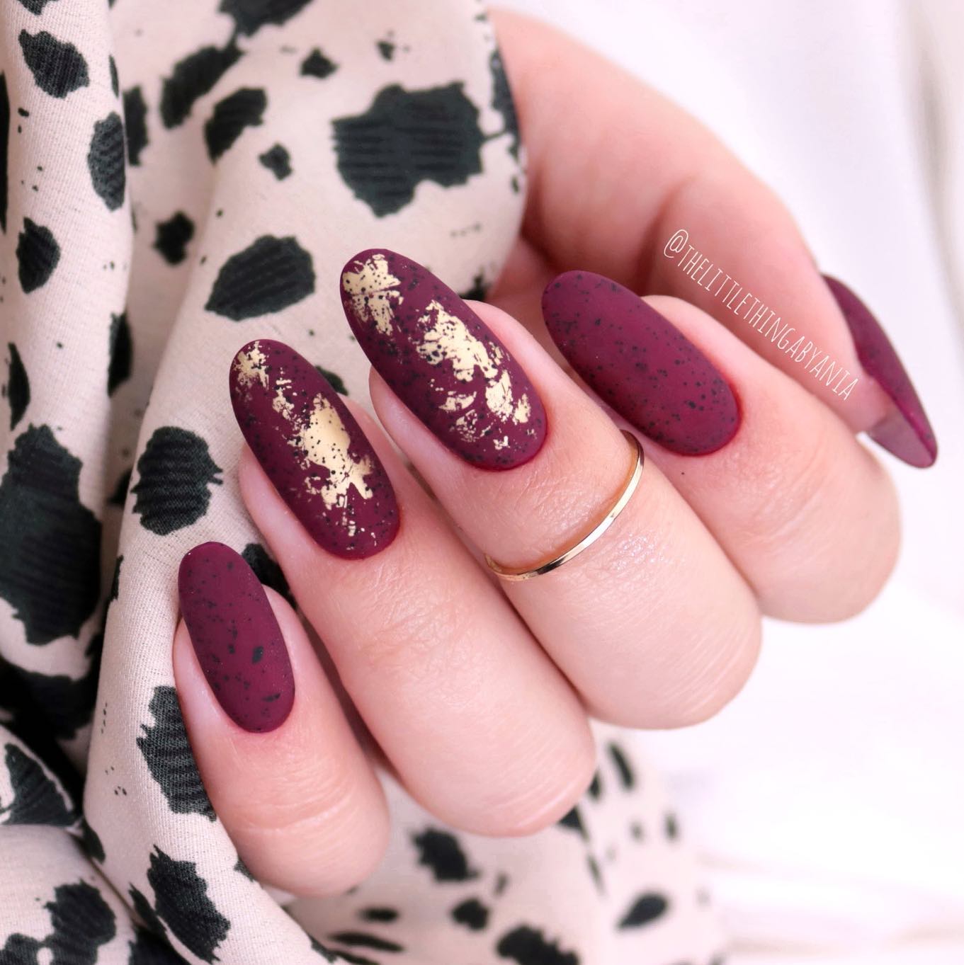 Round Matte Burgundy Nails with Gold Foil