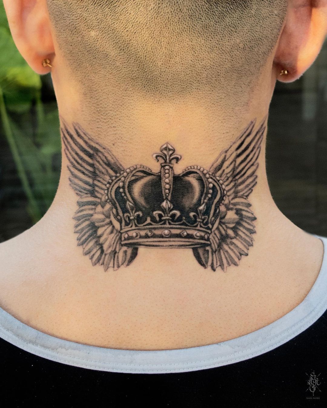 44 Creative Neck Tattoo Ideas for Men and Women You Must See - Hairstyle