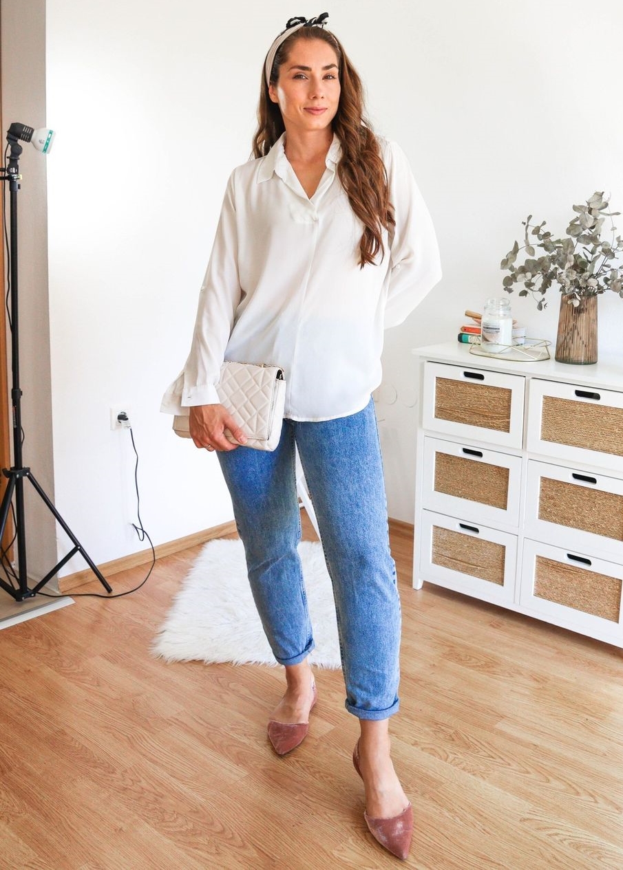 Blue Regular Fit Jeans with Long White Blouse