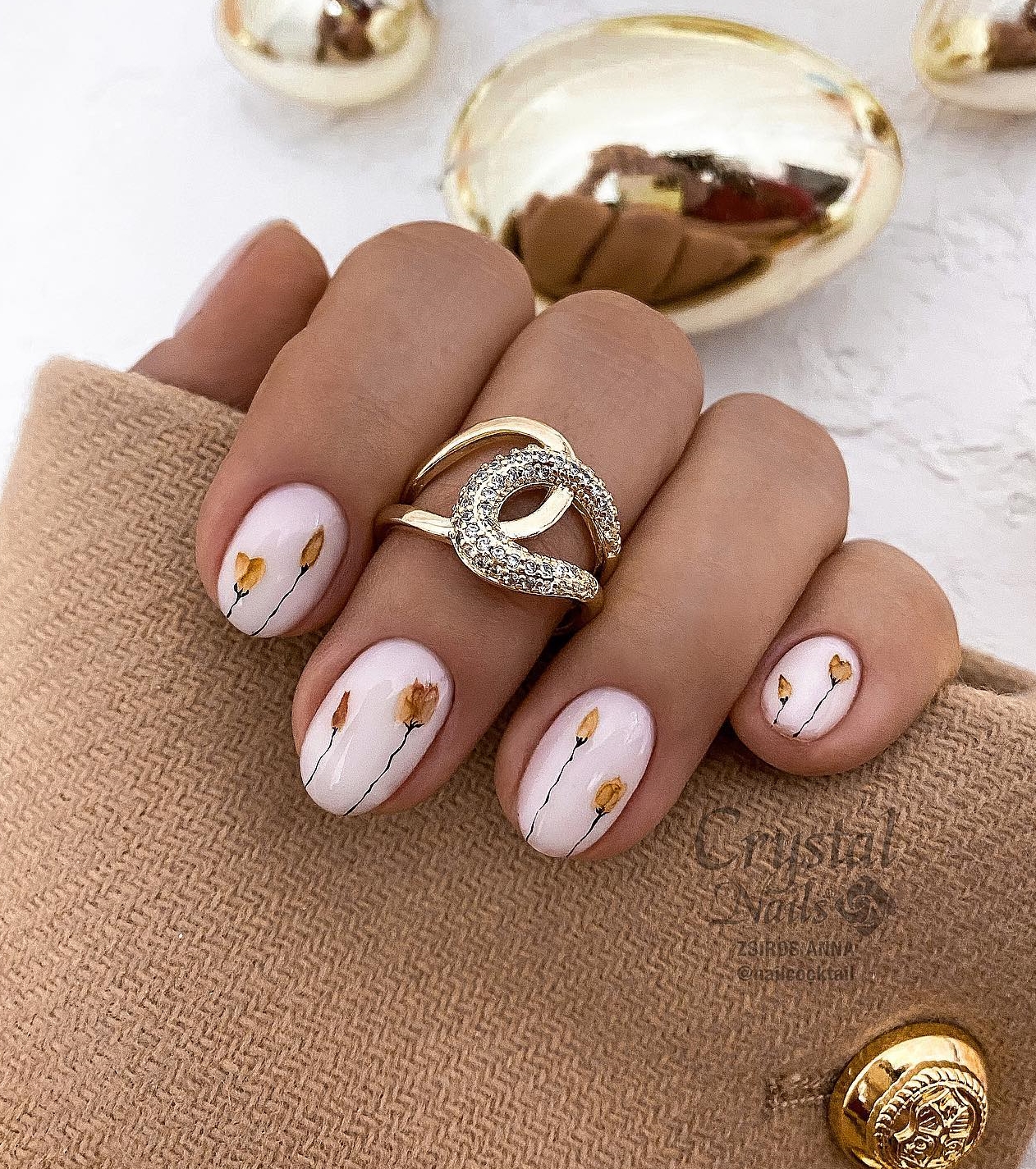 Short Round Nails with Flowers