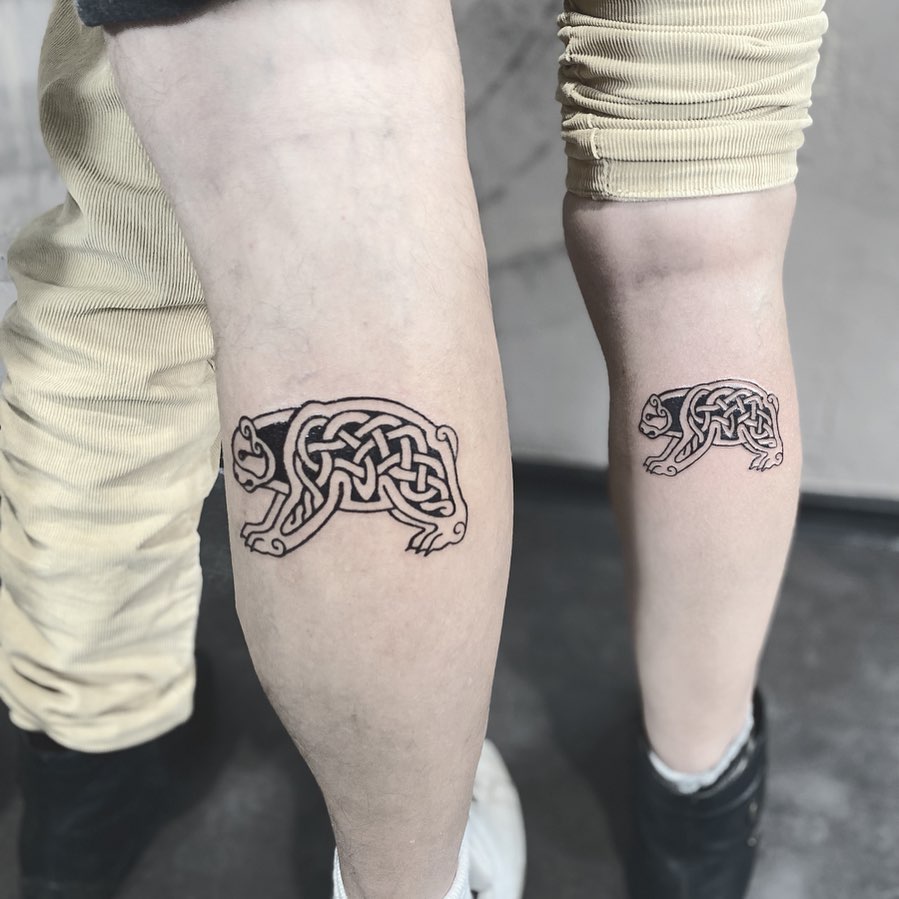 Desenho artístico de tatuagem de casal celta