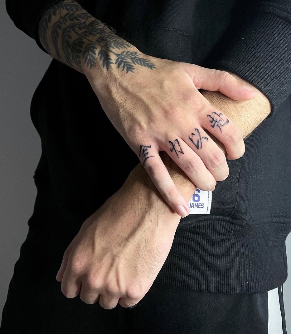 Buy Various Queen King Crown Finger Hand Temporary Tattoo Sleeves SZ-8  Online at desertcartIsrael